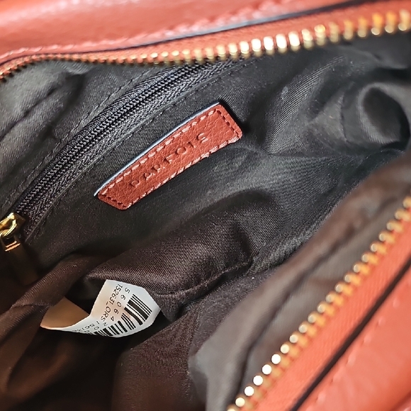 Elegant Orange Crossbody Bag - Picture 4 of 7